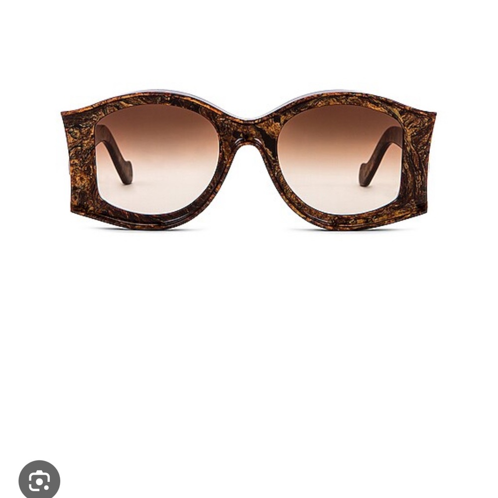 Loewe paula Ibiza Stylish Brown Sunglasses - Picture 2 of 6